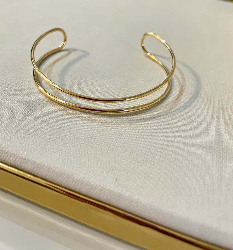 Bracelete Coração Ajustável Folheado a Ouro - Ideal para Todas as Ocasiões