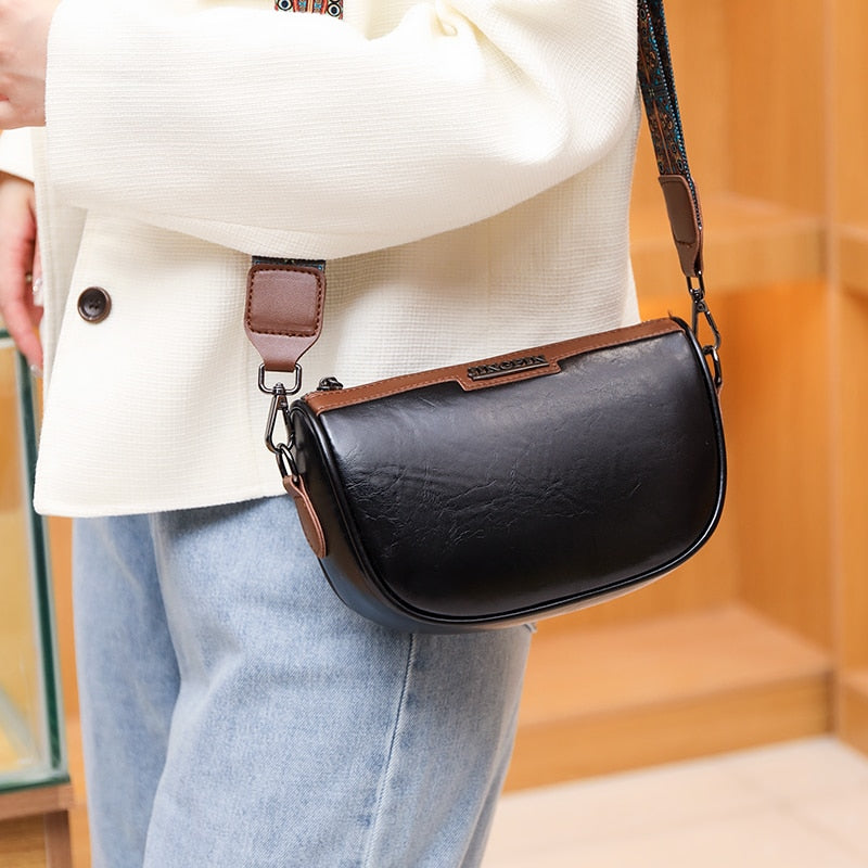 Bolsa Feminina com Alça Estampada