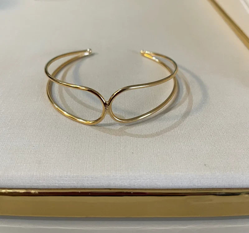 Bracelete Coração Ajustável Folheado a Ouro - Ideal para Todas as Ocasiões