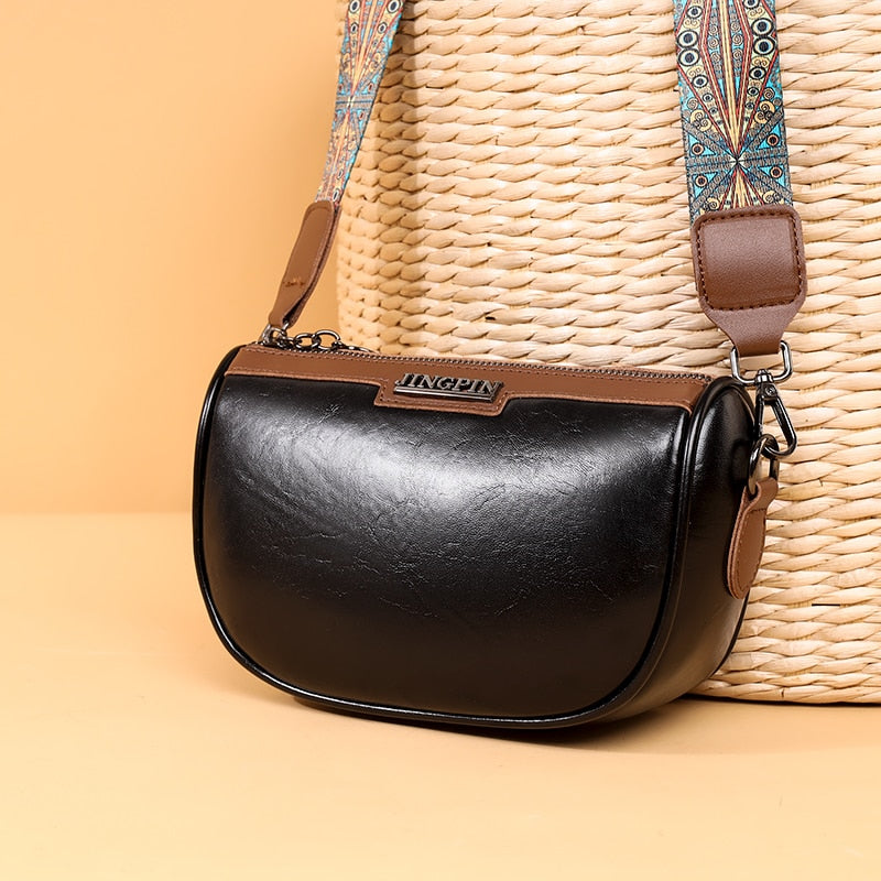 Bolsa Feminina com Alça Estampada