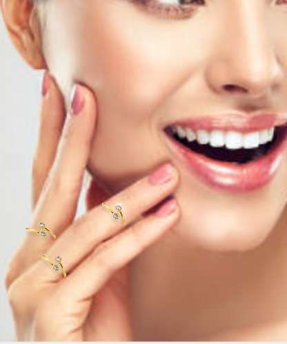 Anel Folheado a Ouro com Pedras de  Zircônia Elegante