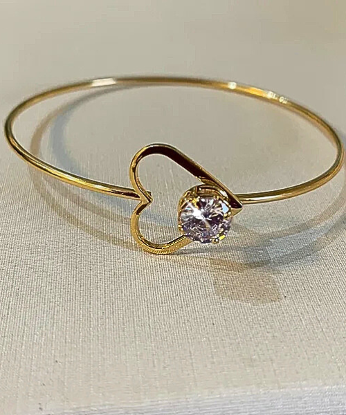Bracelete Coração Ajustável Folheado a Ouro - Ideal para Todas as Ocasiões