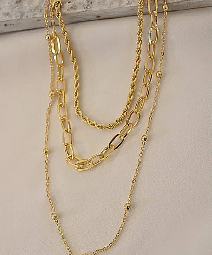 Colar Triplo Folheado Luxo Supremo - Brilho e Sofisticação para Todas as Ocasiões