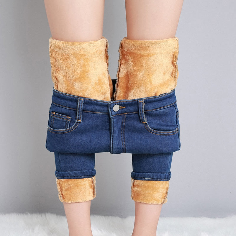 Calça Jeans Feminina de Stretch Forrada com Pelúcia